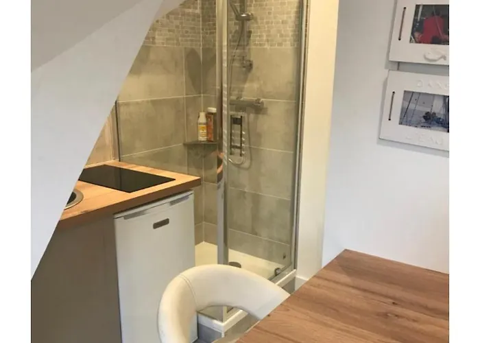 Dans Les Pins A 2 Pas De La לה פוליגן